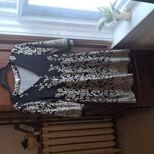 Papillon Size Med Black And White Modern Floral Midi Sweater Dress